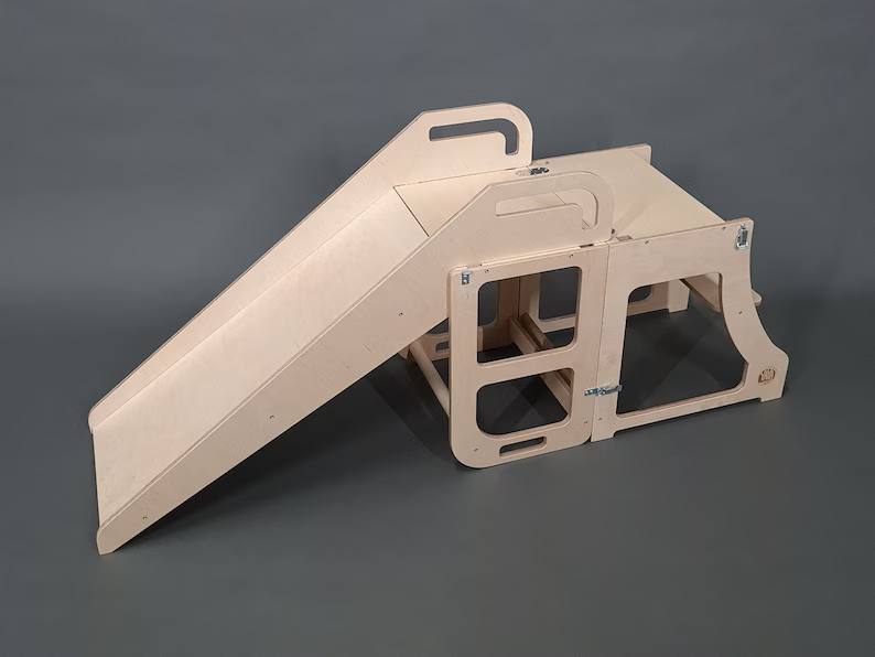 Helper Tower with Slide & Transformable Table